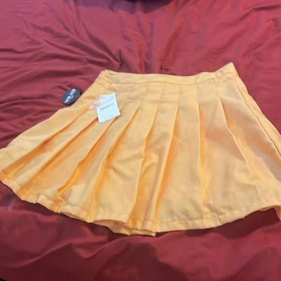 NWT Forever 21 Orange Pleated Mini Skirt - Picture 2 of 4
